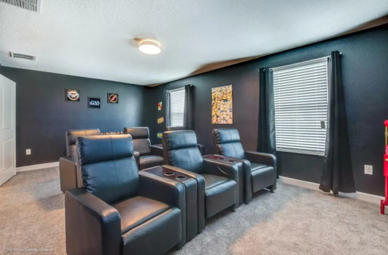 Champion Gates 8Bed Cinema Room Davenport United States