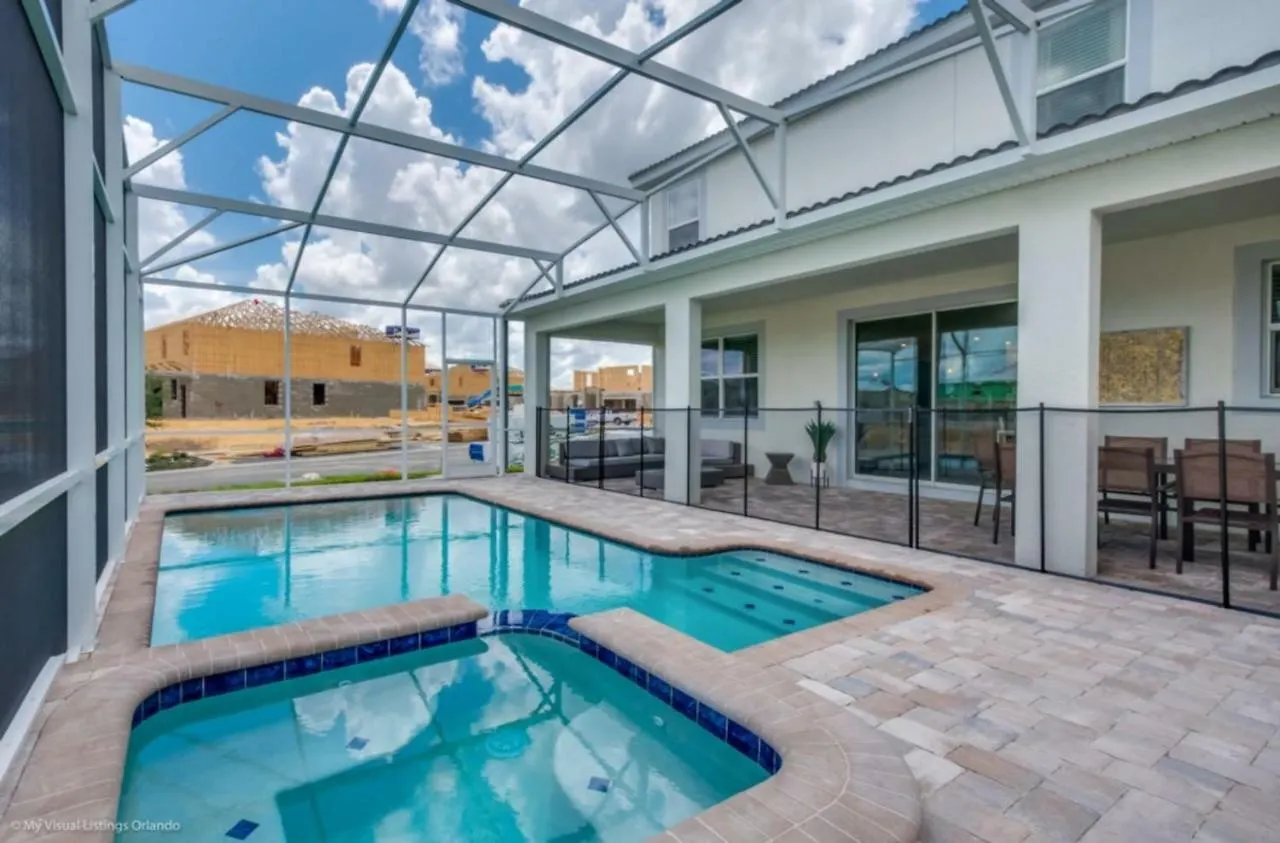 Champion Gates 8Bed Cinema Room Davenport 0*,  United States